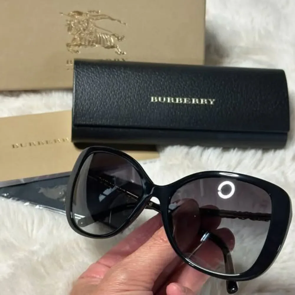 NEW Burberry BE4237 Women’s Oversized Square Sunglasses